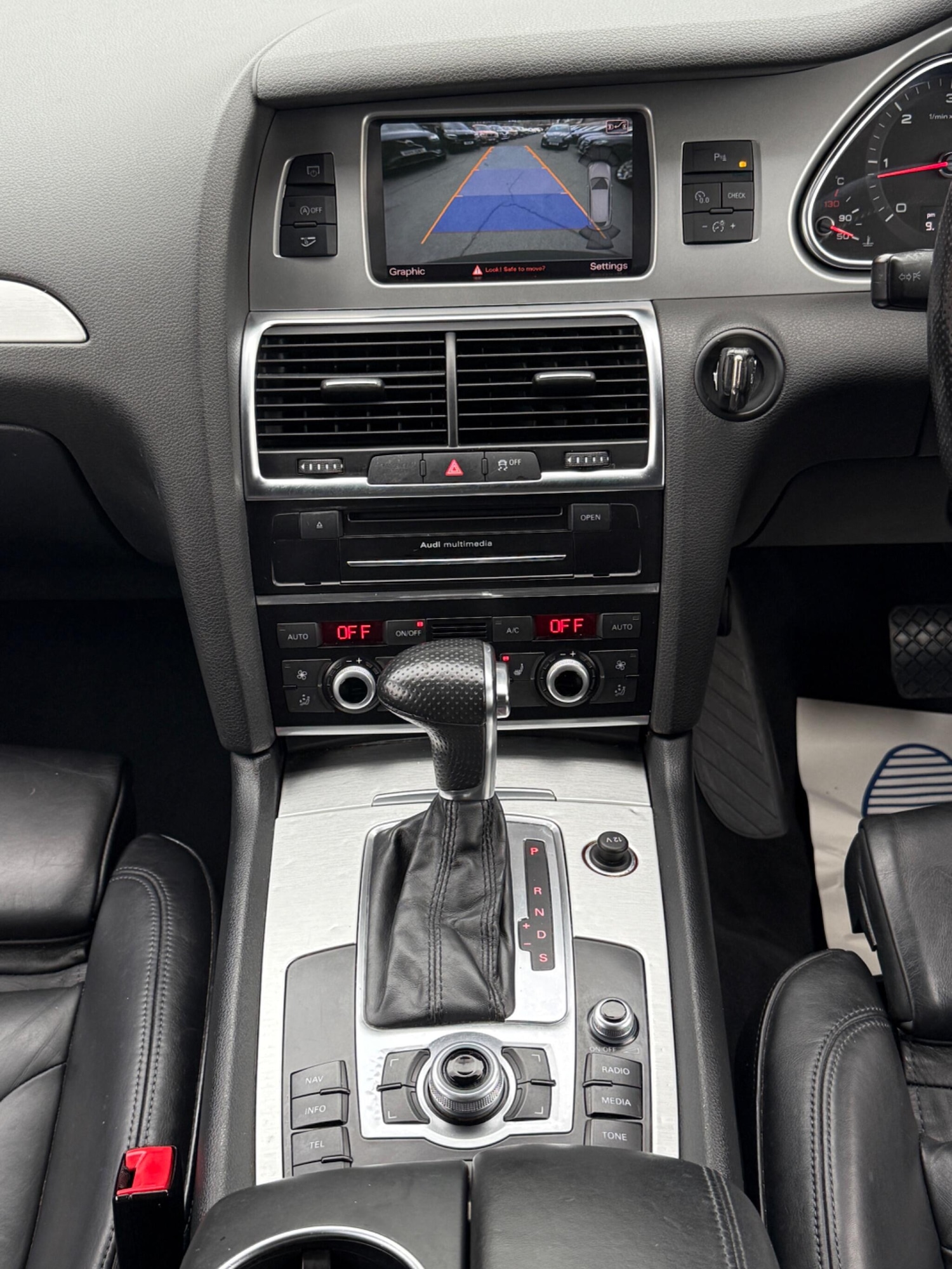 Used Audi Q7 2014 for sale - 76527844: Photo 41