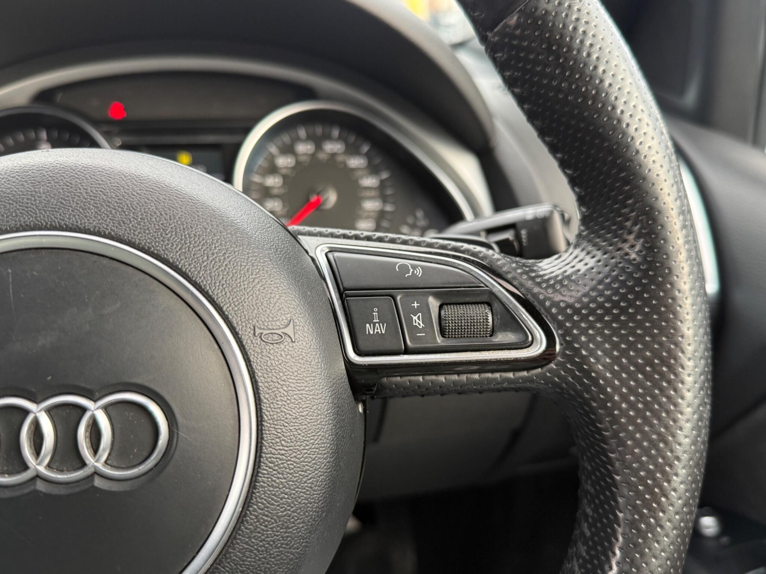 Used Audi Q7 2014 for sale - 76527844: Photo 43