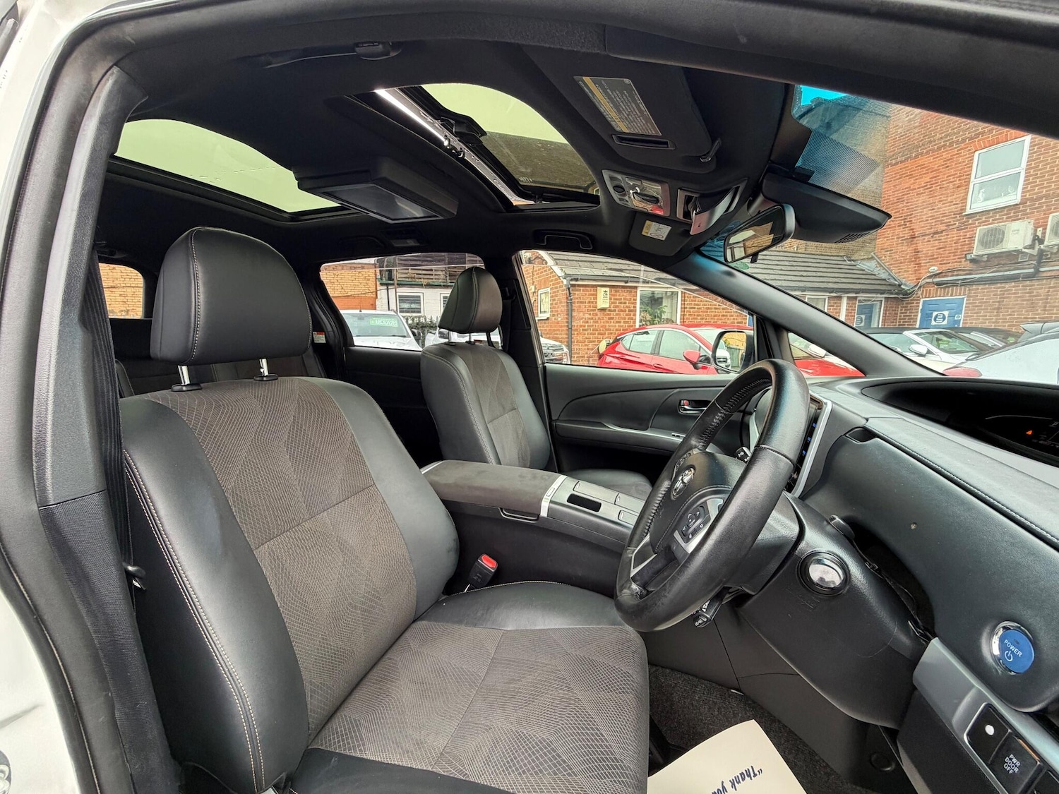 Used Toyota Estima 2025 for sale - 76633615: Photo 16