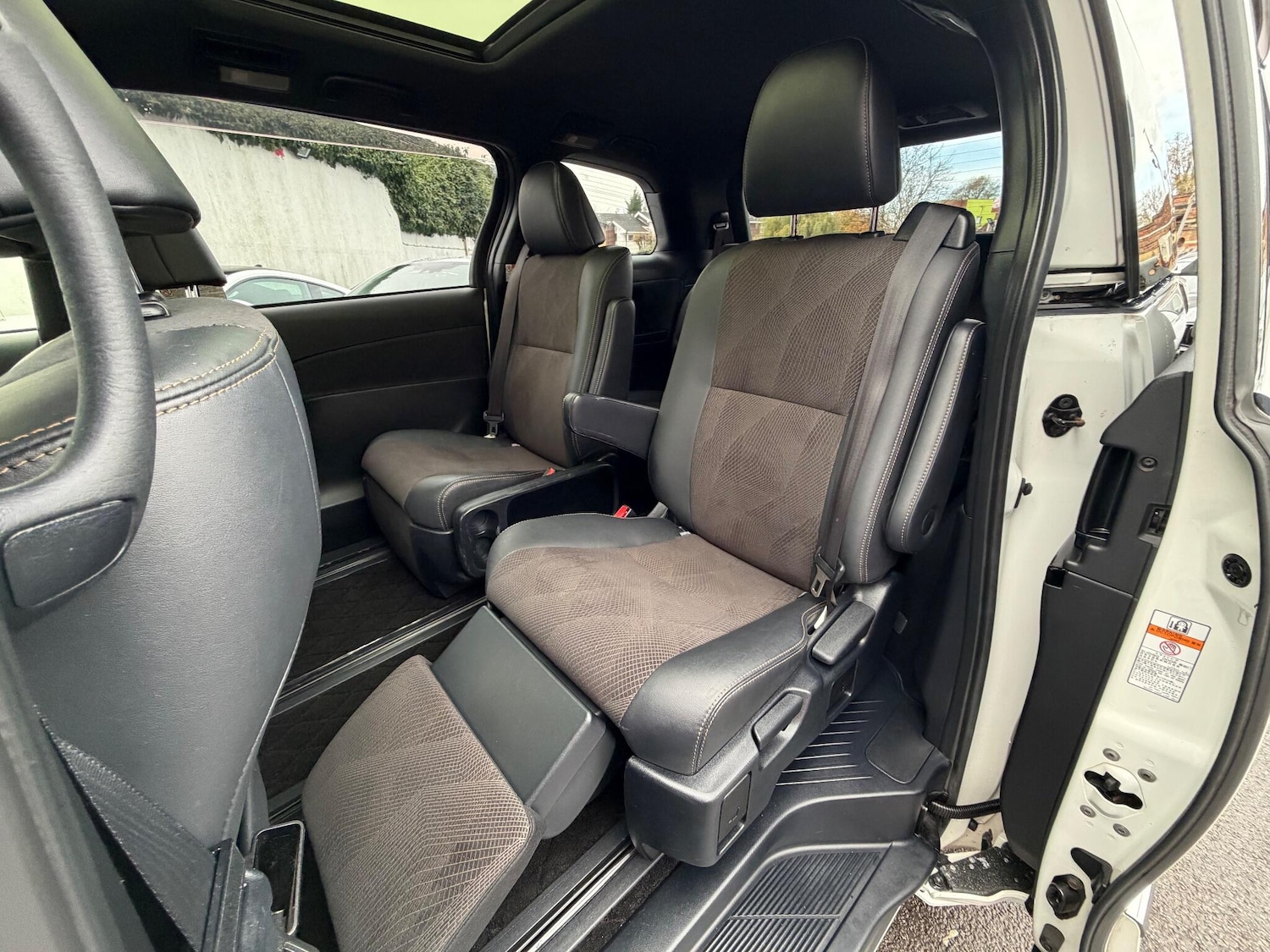 Used Toyota Estima 2025 for sale - 76633615: Photo 24