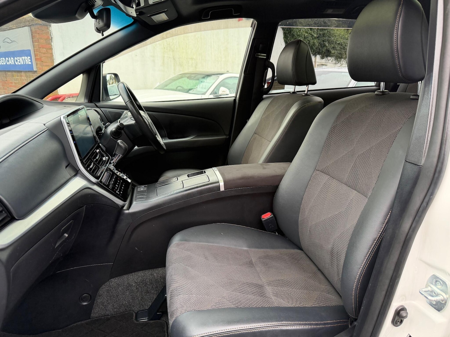 Used Toyota Estima 2025 for sale - 76633615: Photo 39