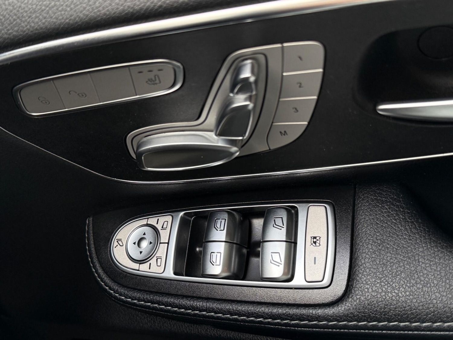 Used Mercedes-Benz V-Class for sale - 77484198: Photo 26