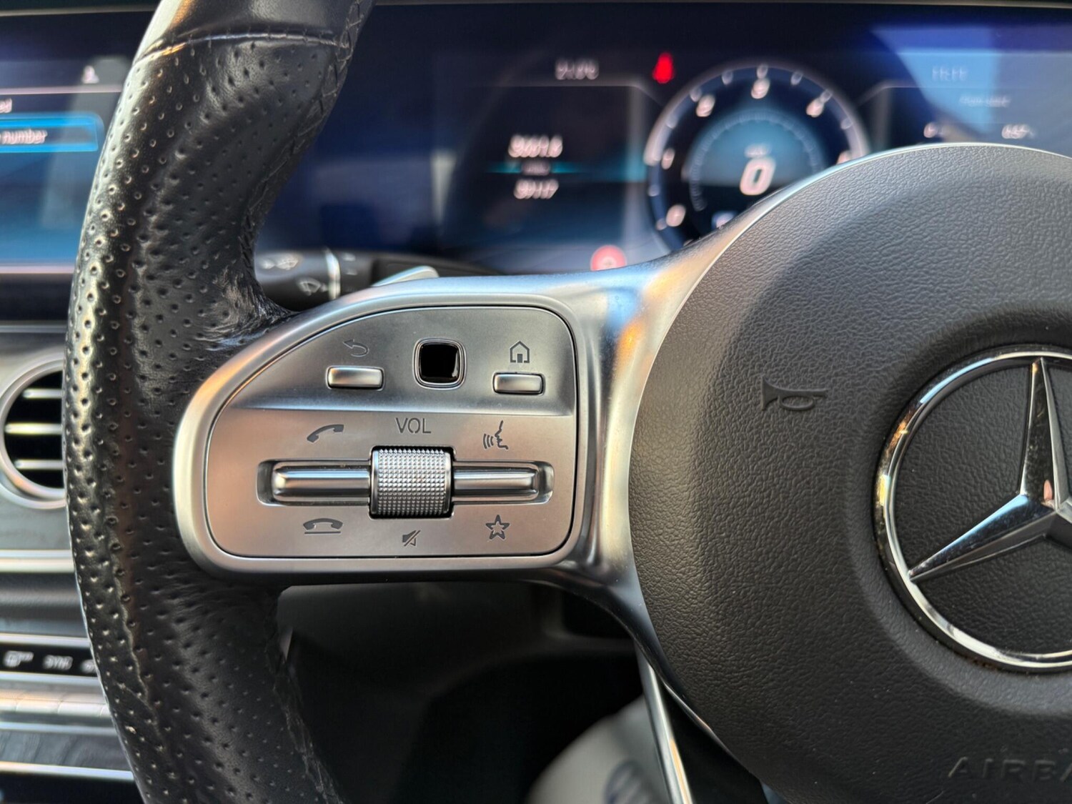 Used Mercedes-Benz E Class 2019 for sale - 76592092: Photo 31