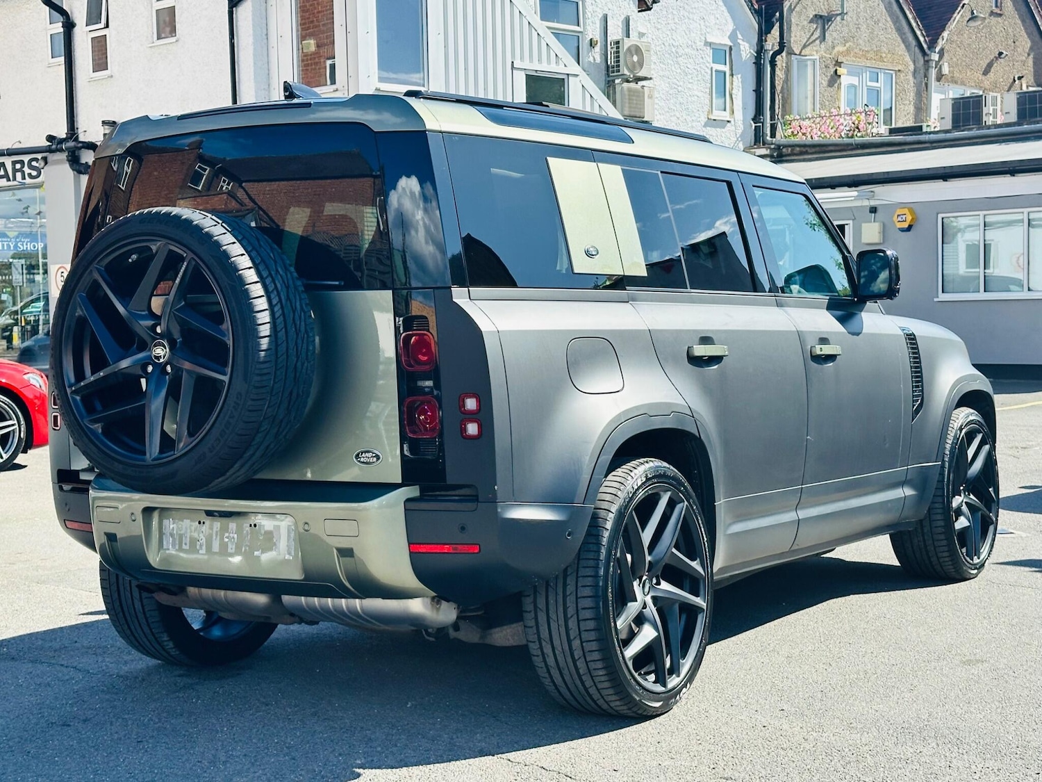 Used Land Rover Defender 110 for sale - 75838148: Photo 12