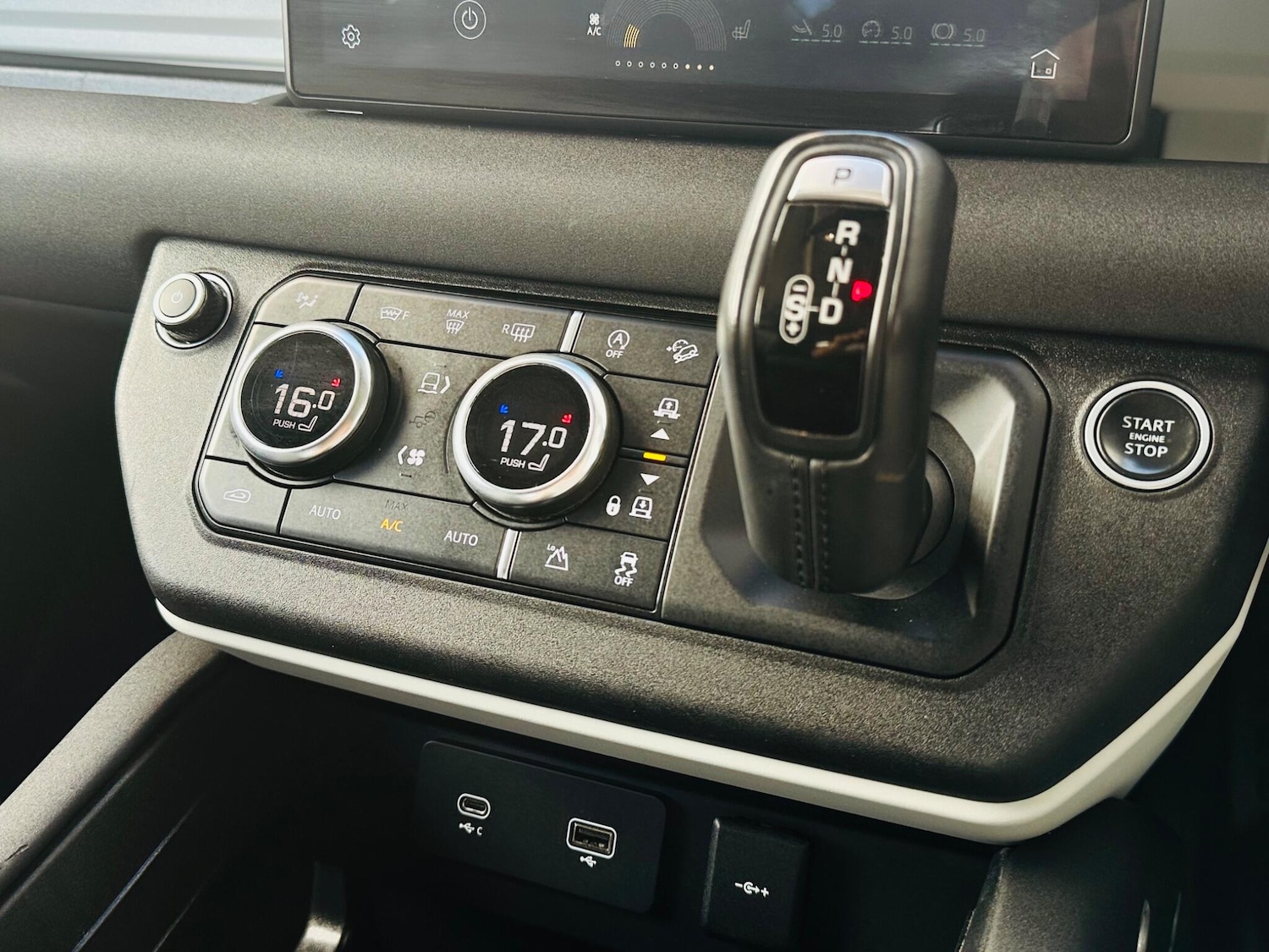 Used Land Rover Defender 110 for sale - 75838148: Photo 14