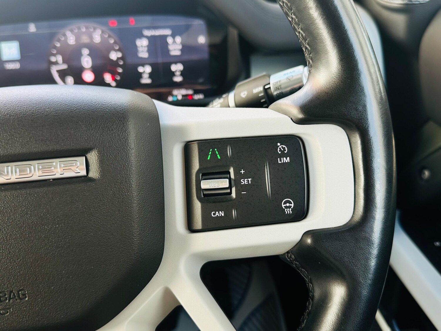 Used Land Rover Defender 110 for sale - 75838148: Photo 31