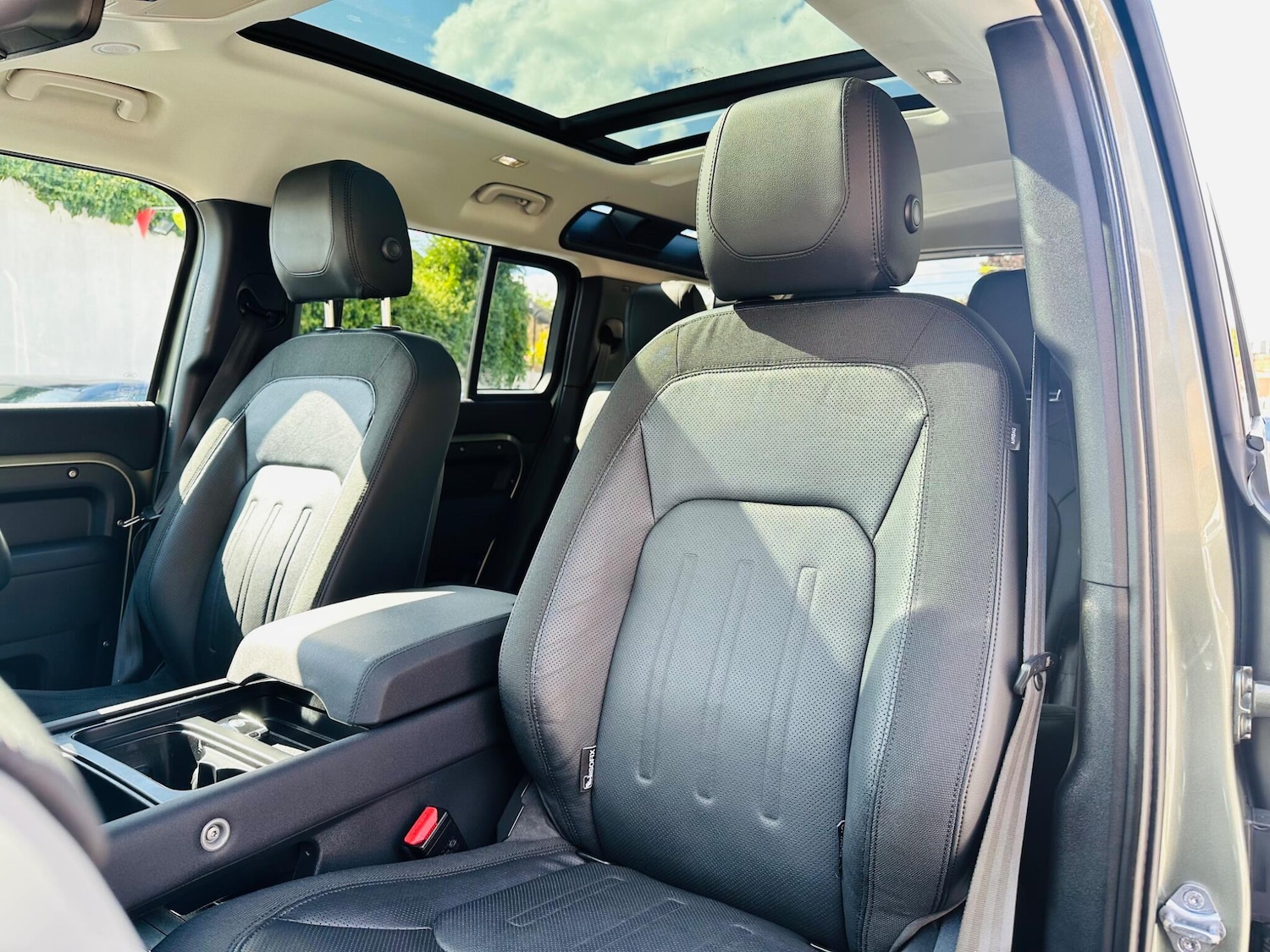 Used Land Rover Defender 110 for sale - 75838148: Photo 49