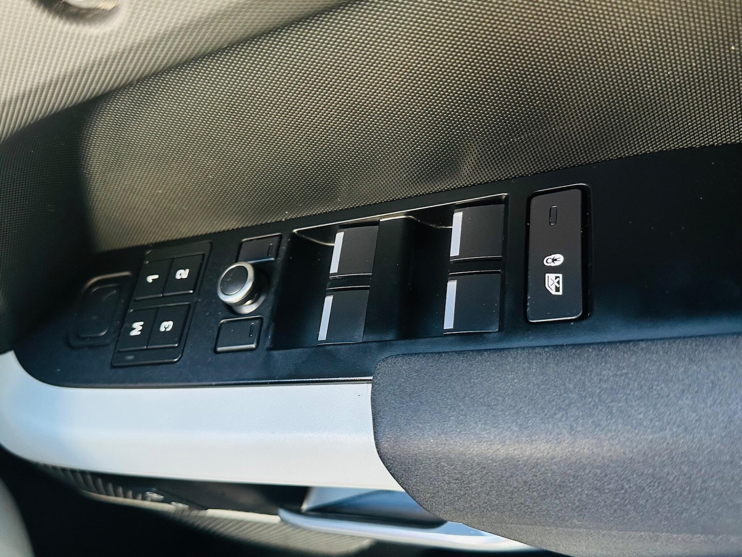 Used Land Rover Defender 110 for sale - 75838148: Photo 53