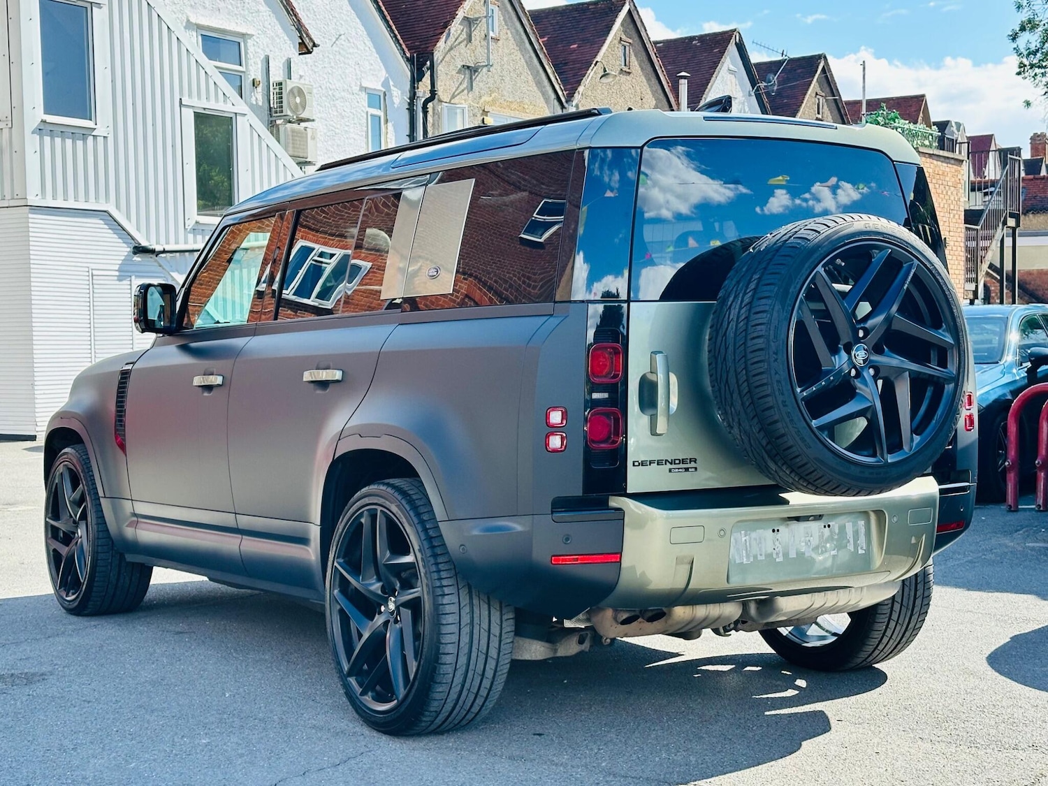 Used Land Rover Defender 110 for sale - 75838148: Photo 8