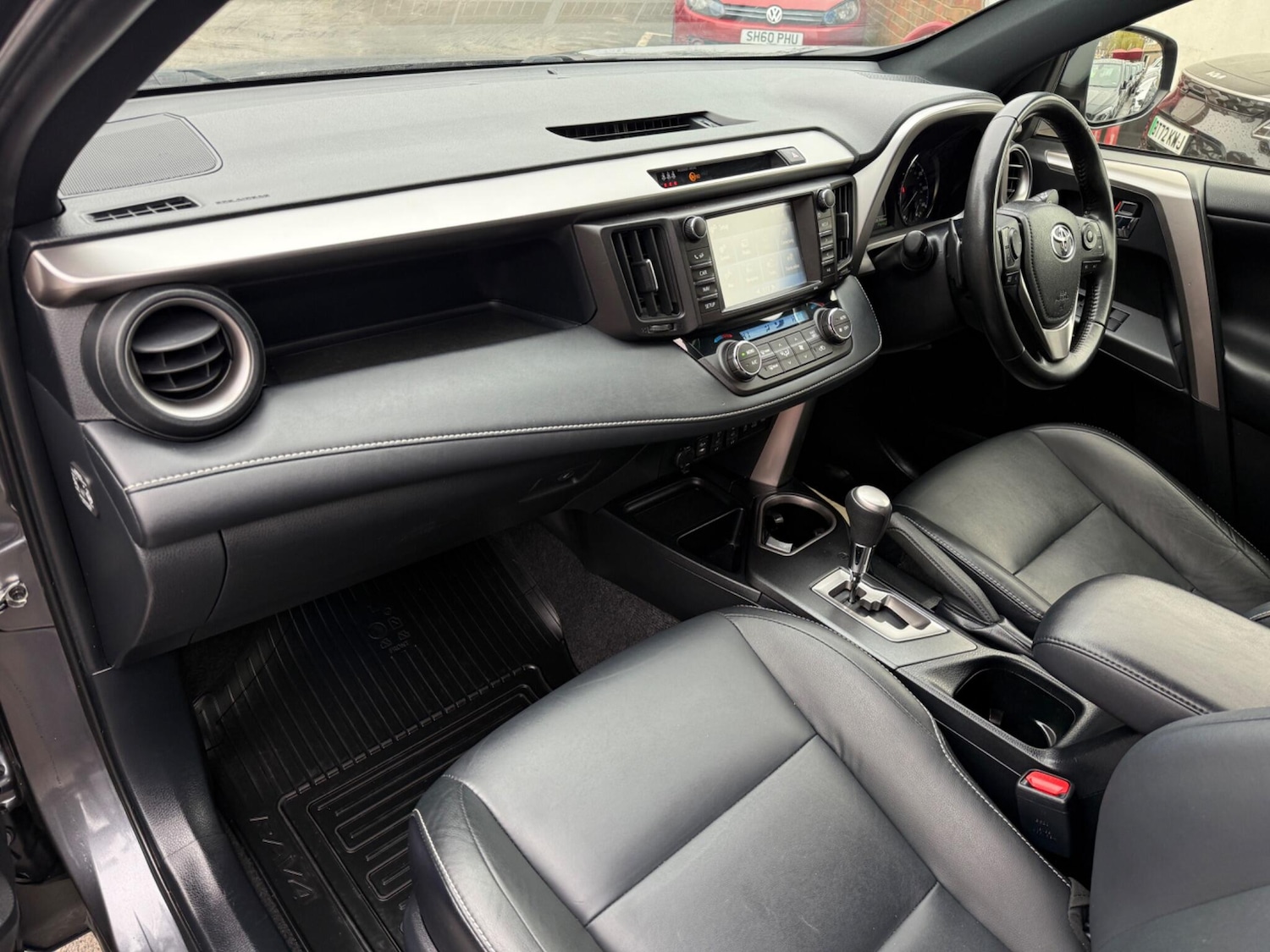 Used Toyota RAV4 2018 for sale - 77794437: Photo 16