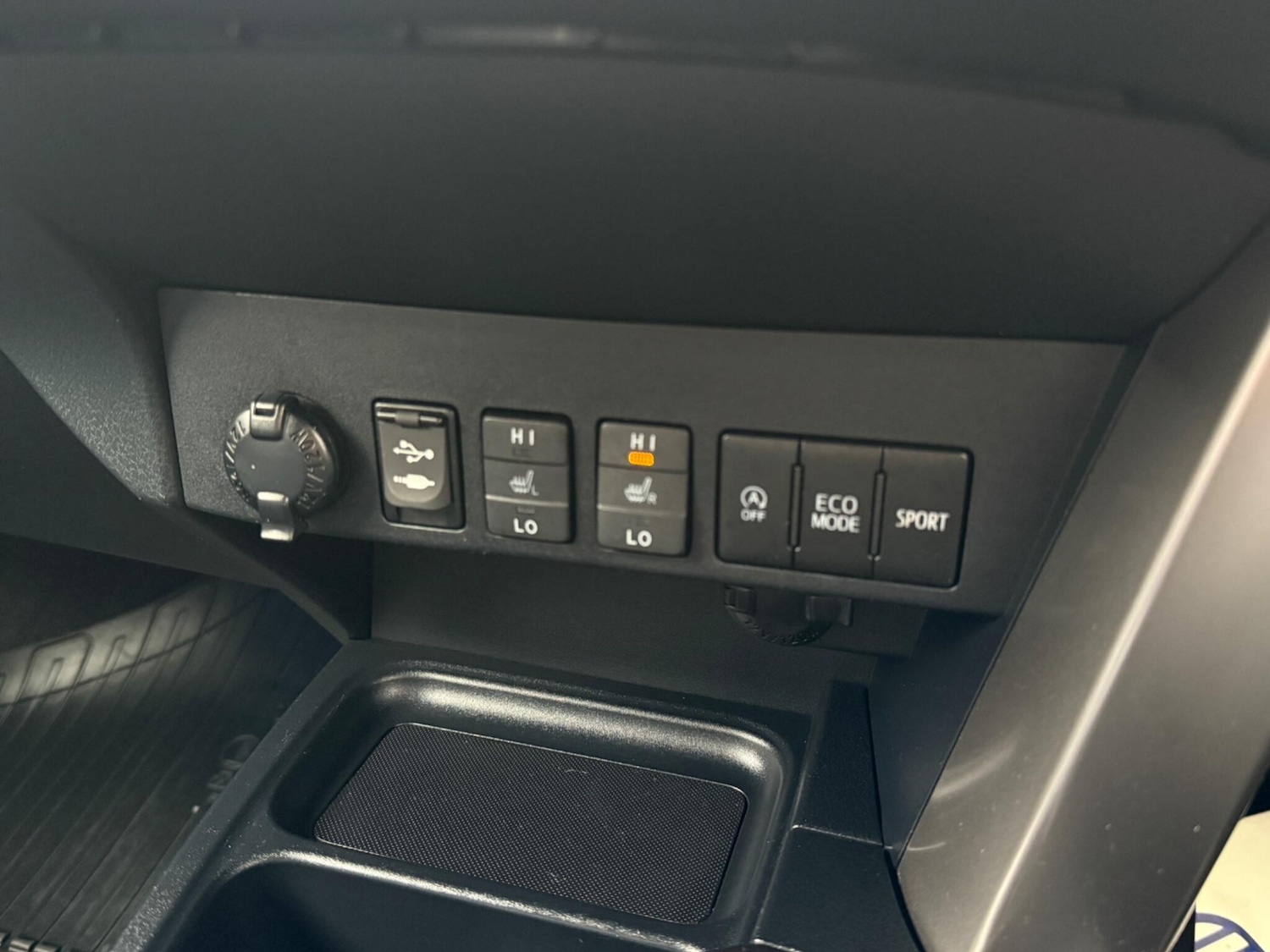 Used Toyota RAV4 2018 for sale - 77794437: Photo 29