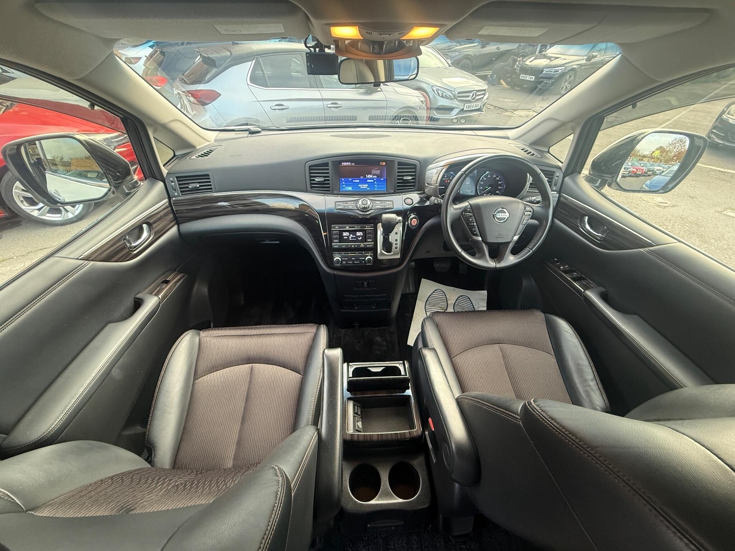 Used Nissan Elgrand for sale - 76527996: Photo 18