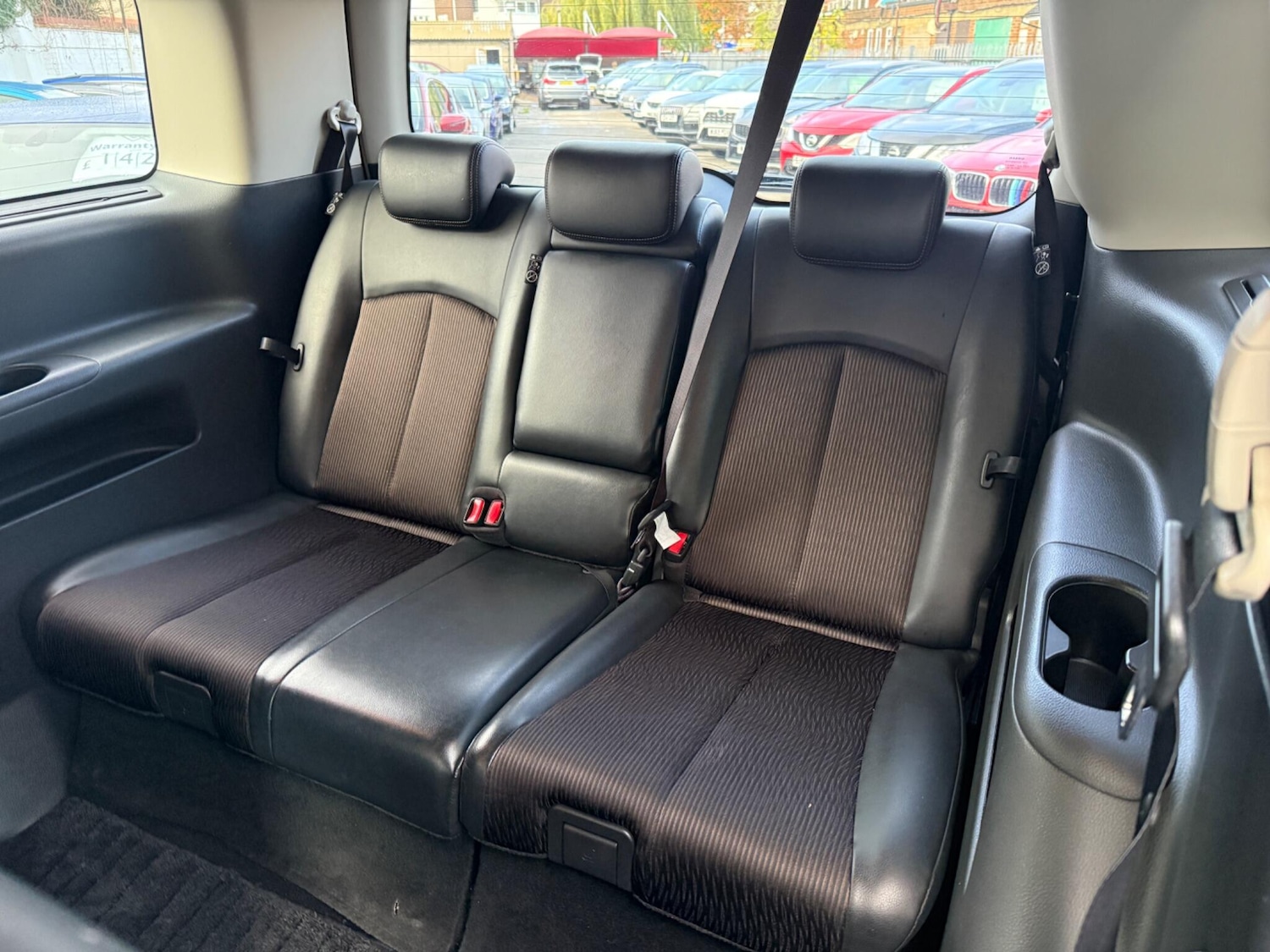 Used Nissan Elgrand for sale - 76527996: Photo 21