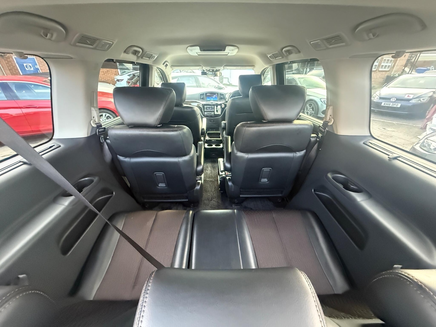 Used Nissan Elgrand for sale - 76527996: Photo 25