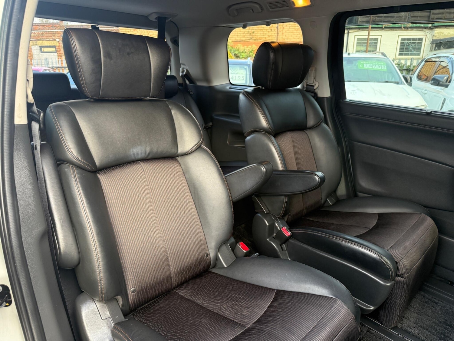 Used Nissan Elgrand for sale - 76527996: Photo 29