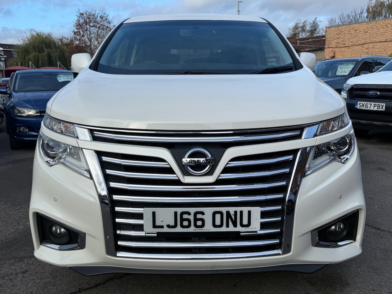 Used Nissan Elgrand for sale - 76527996: Photo 3