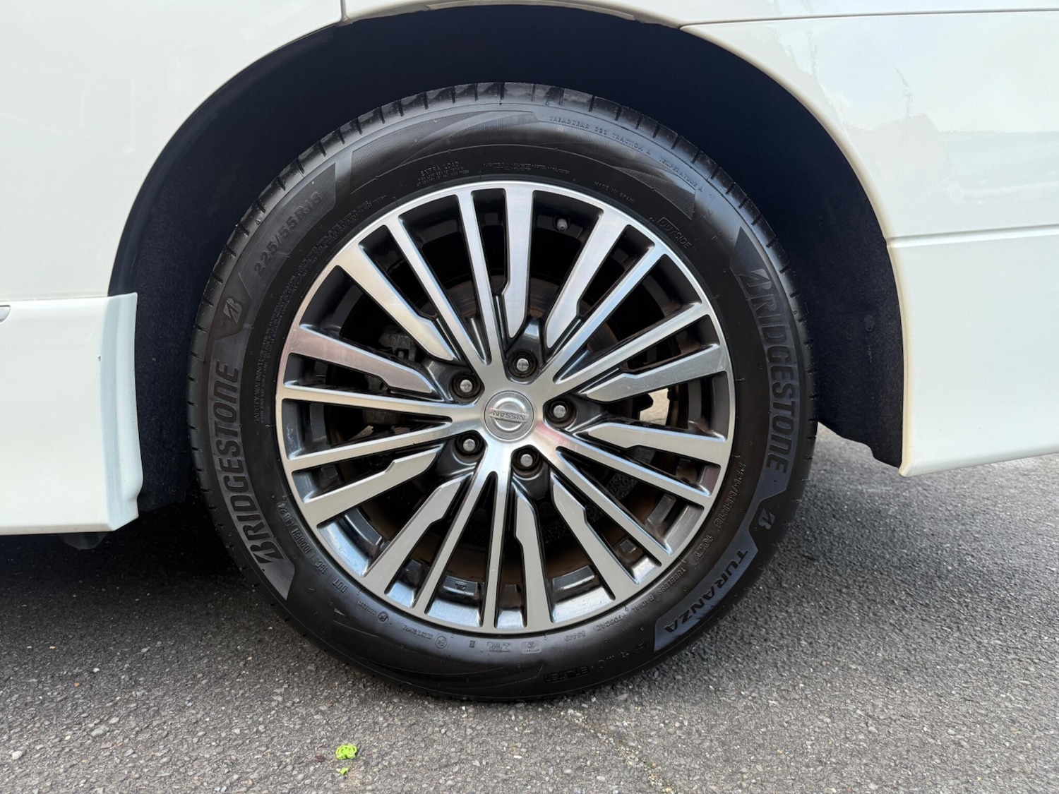 Used Nissan Elgrand for sale - 76527996: Photo 33