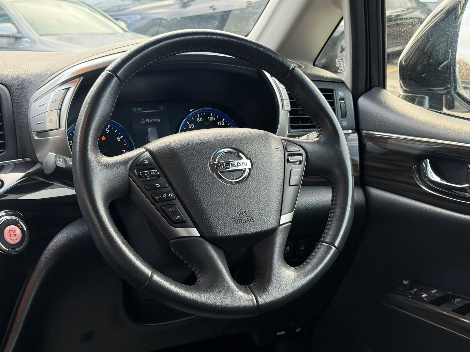 Used Nissan Elgrand for sale - 76527996: Photo 35