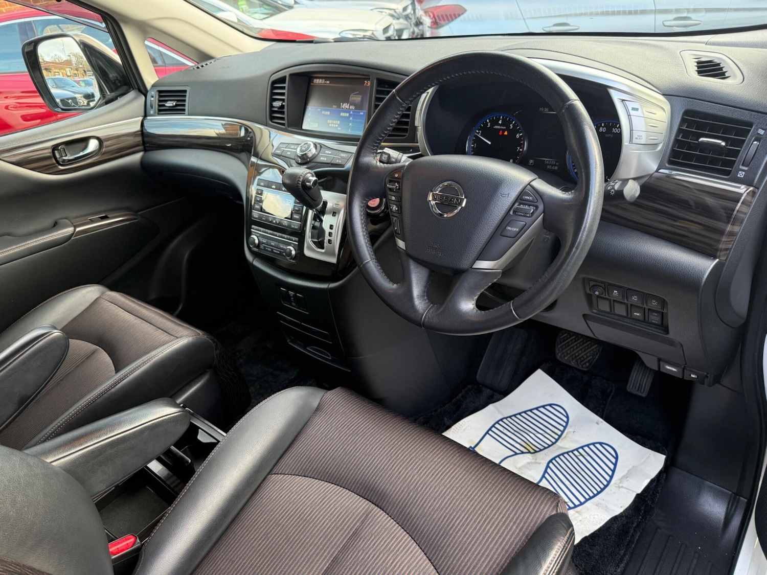 Used Nissan Elgrand for sale - 76527996: Photo 40