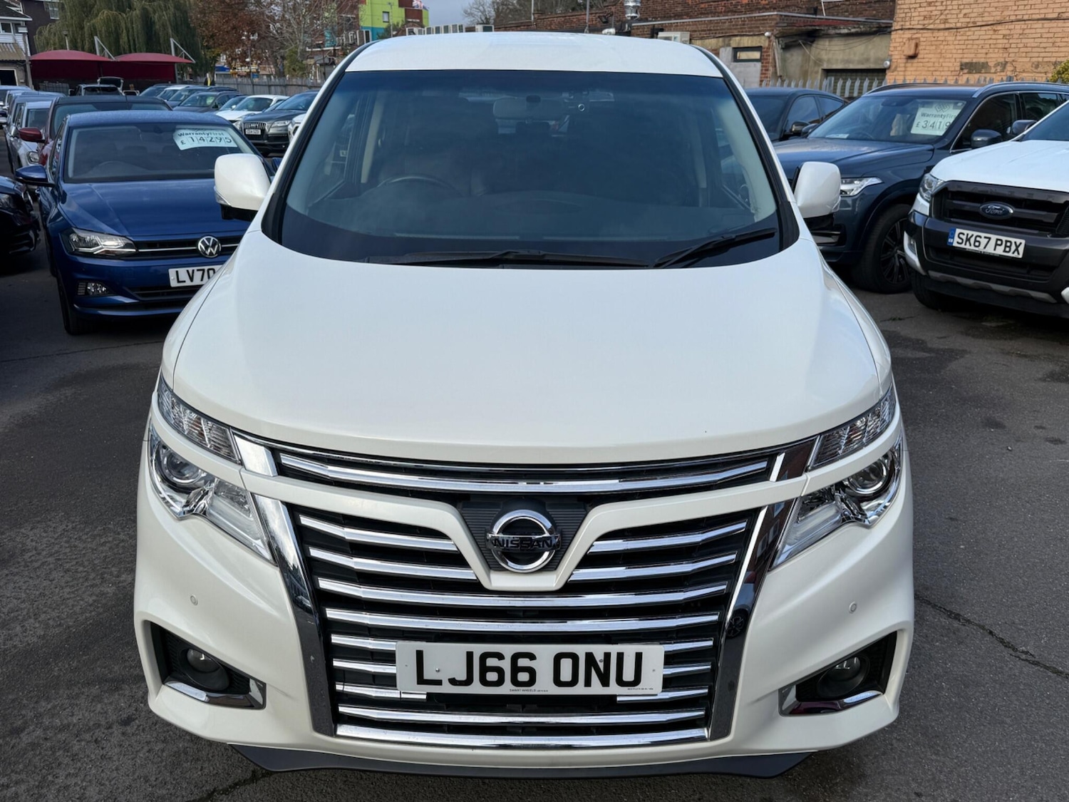 Used Nissan Elgrand for sale - 76527996: Photo 7