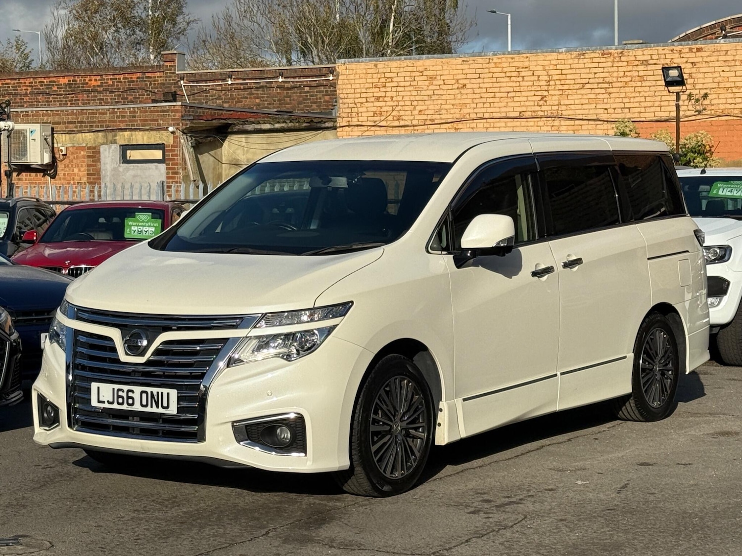 Used Nissan Elgrand for sale - 76527996: Photo 8