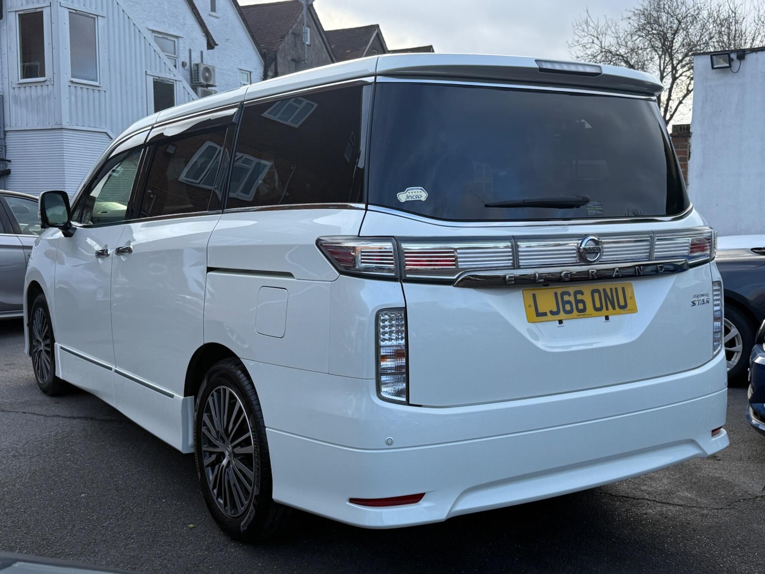 Used Nissan Elgrand for sale - 76527996: Photo 9