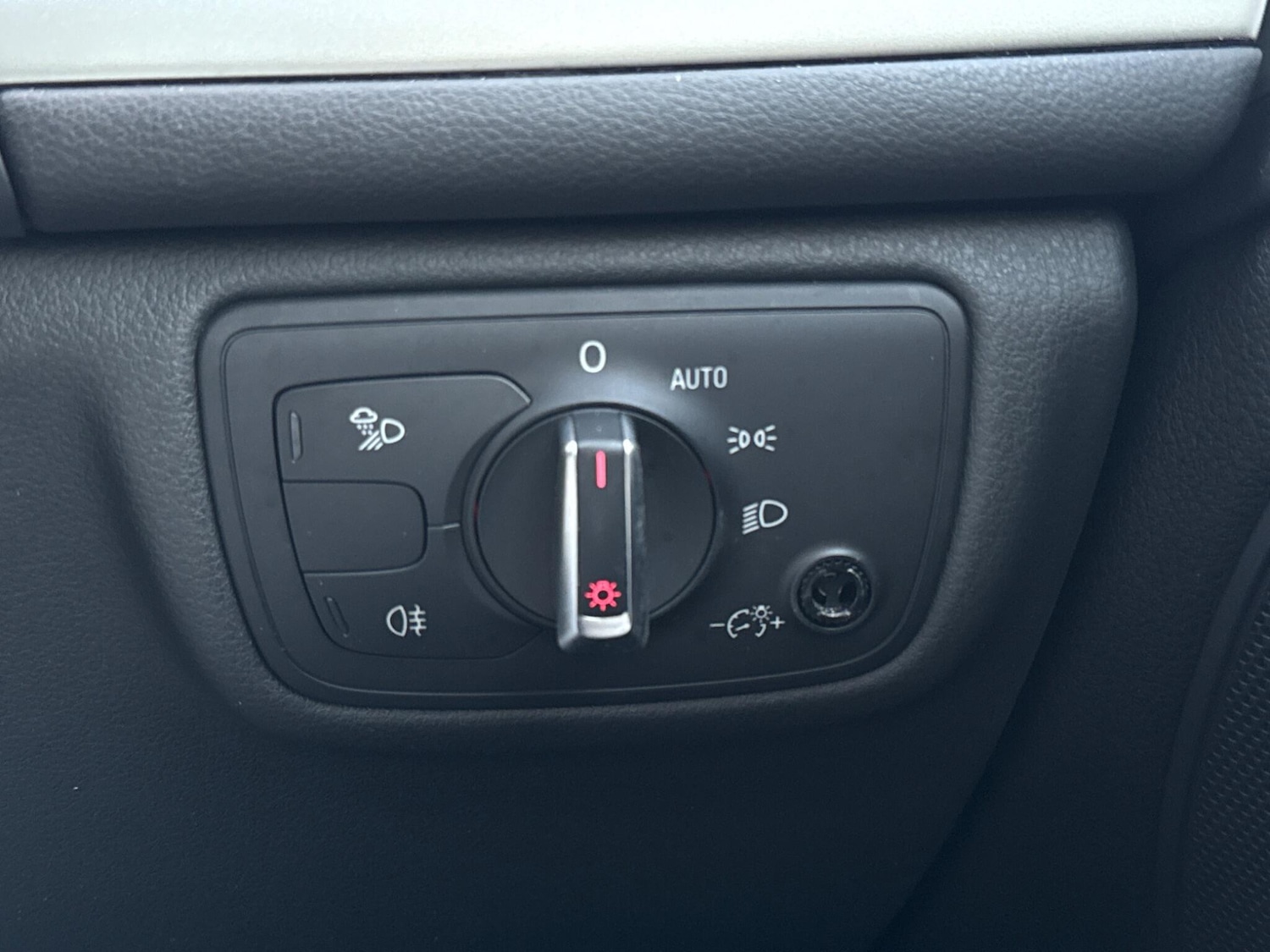 Used Audi A6 Saloon for sale - 76953252: Photo 30