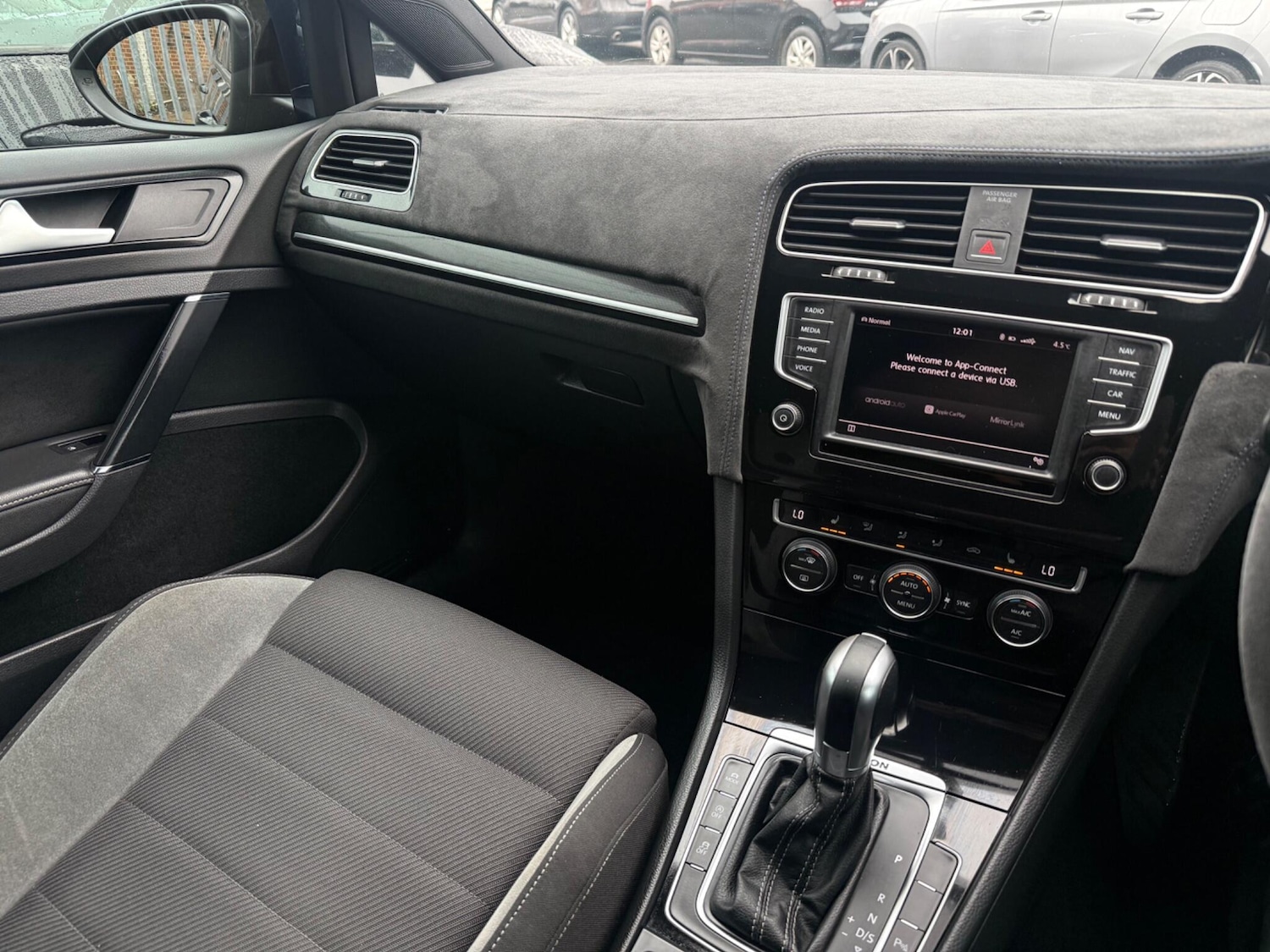 Used Volkswagen Golf 2017 for sale - 77142919: Photo 17