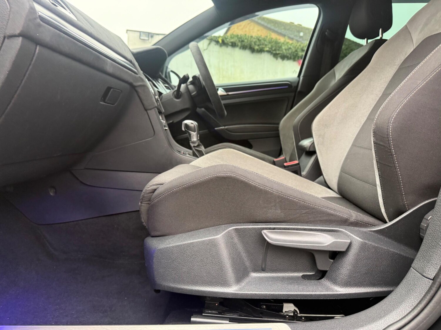 Used Volkswagen Golf 2017 for sale - 77142919: Photo 64