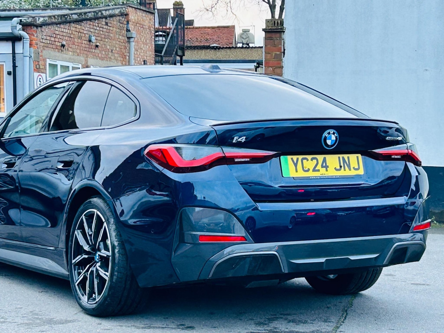 Used BMW i4 2024 for sale - 76094086: Photo 12