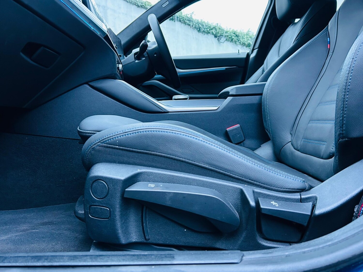 Used BMW i4 2024 for sale - 76094086: Photo 74