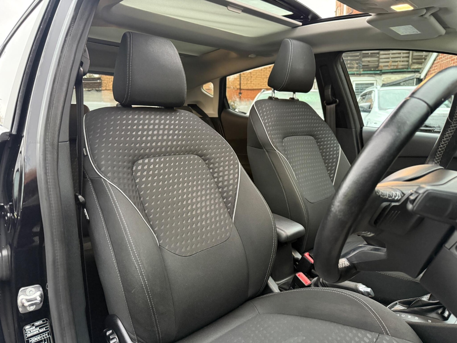 Used Ford Fiesta 2017 for sale - 76585110: Photo 25