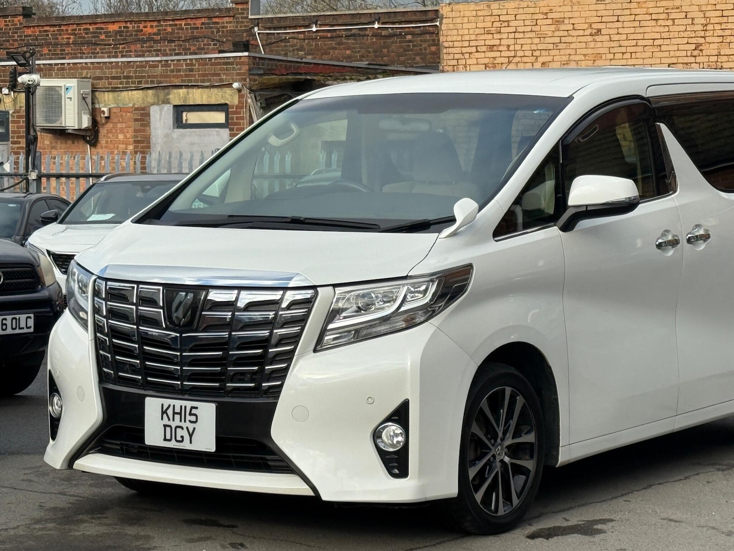 Used Toyota Alphard 2025 for sale - 77345112: Photo 4