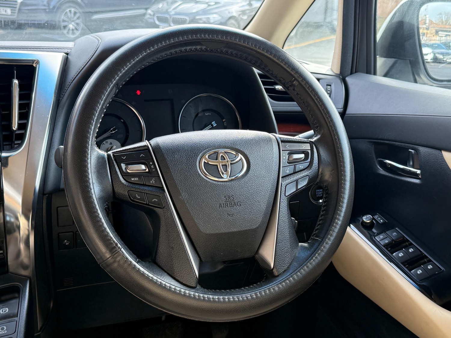 Used Toyota Alphard 2025 for sale - 77345112: Photo 43