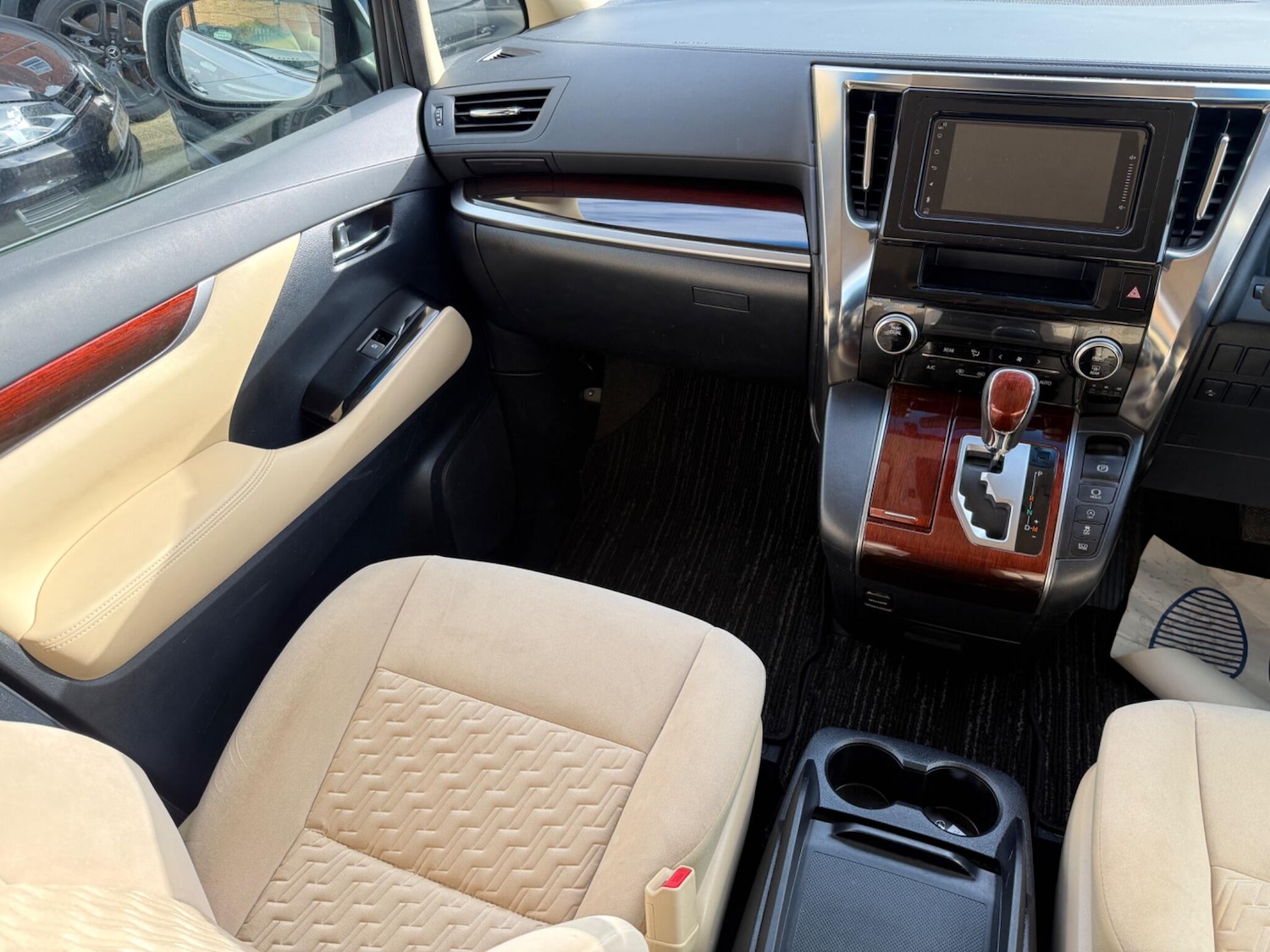 Used Toyota Alphard 2025 for sale - 77345112: Photo 44