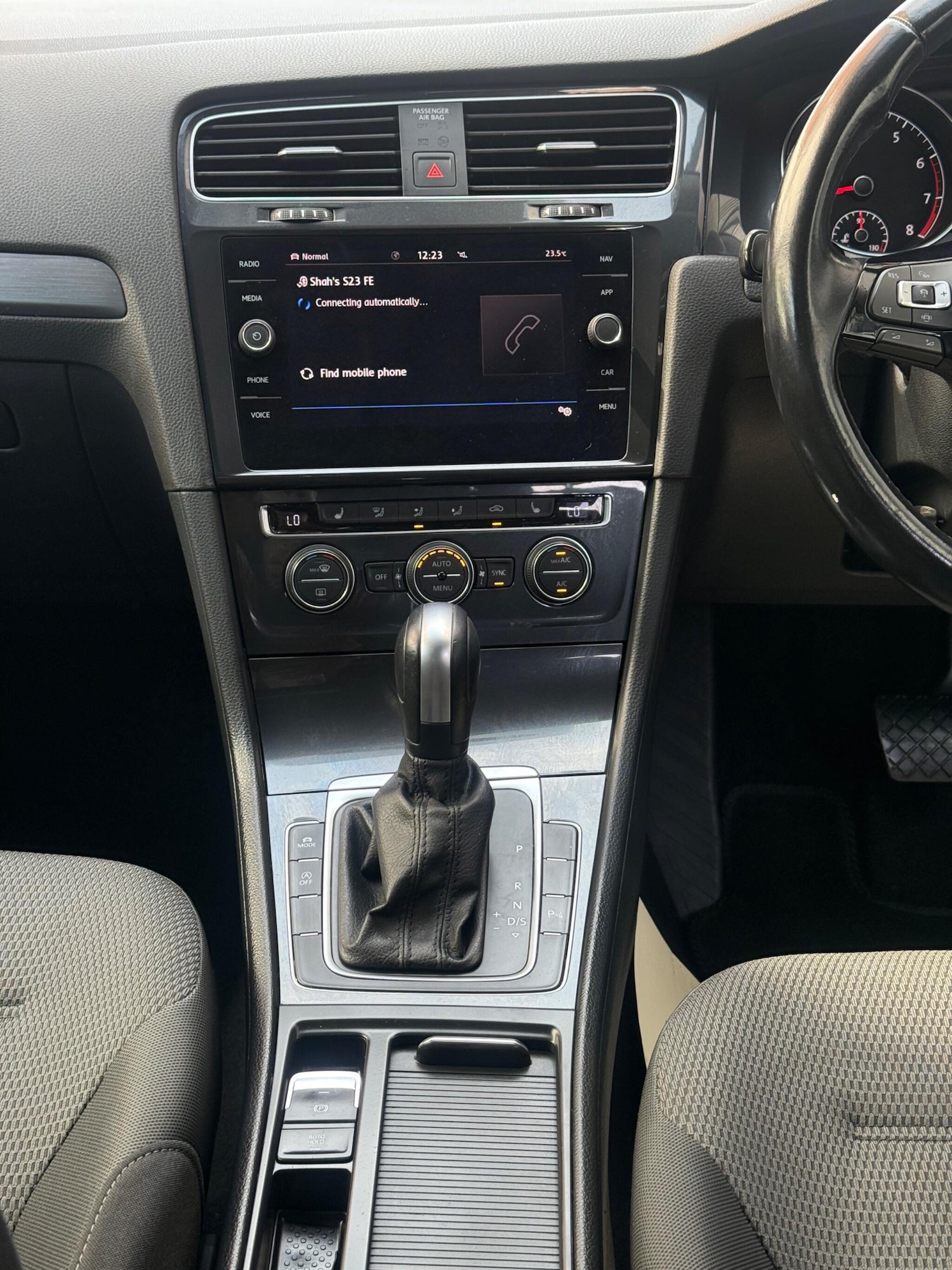 Vehicle 29