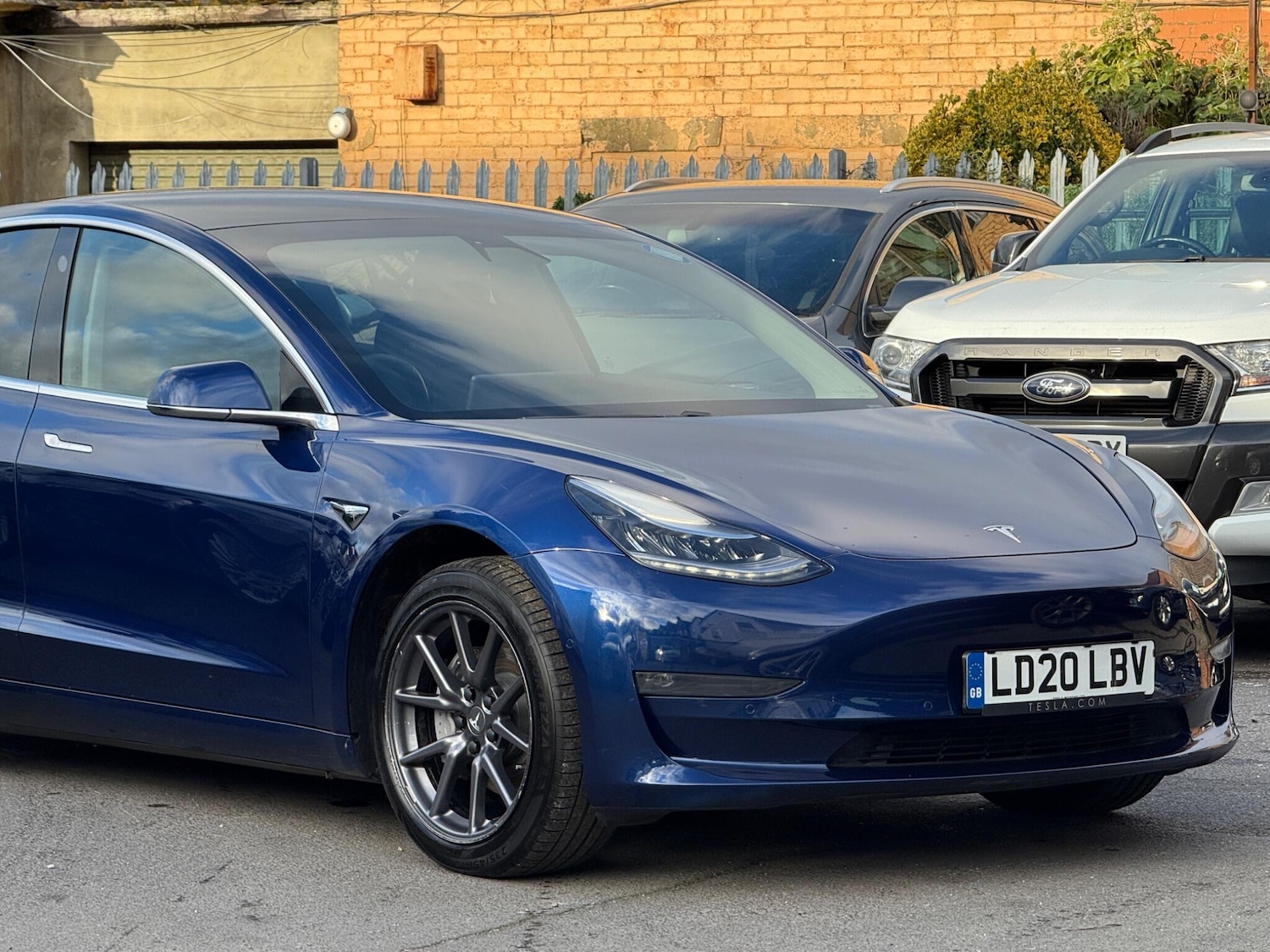 Used Tesla Model 3 2020 for sale - 76936679: Photo 2