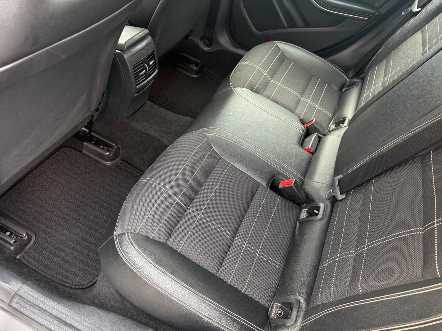 Used Mercedes-Benz CLA 2015 for sale - 76336055: Photo 24