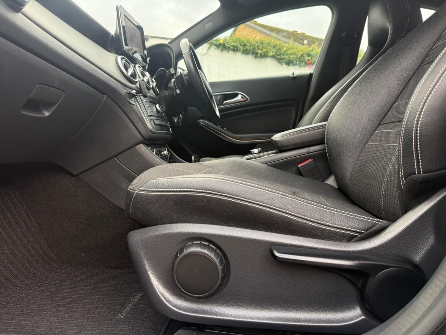 Used Mercedes-Benz CLA 2015 for sale - 76336055: Photo 46