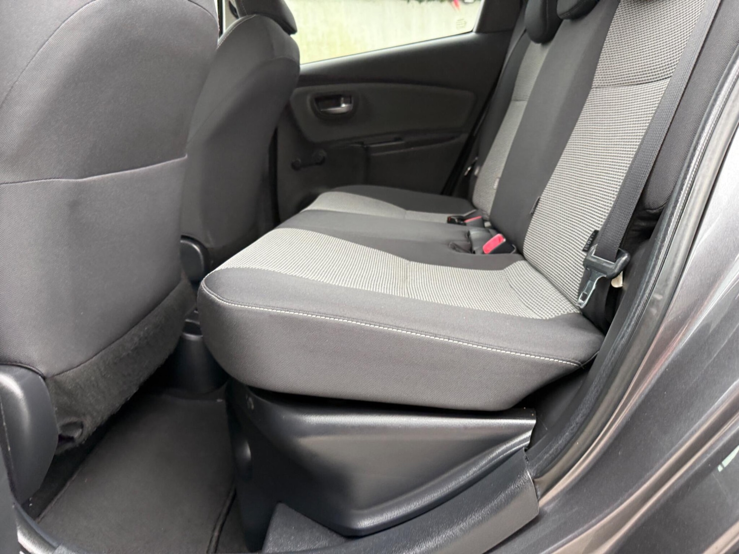 Used Toyota Yaris 2015 for sale - 78006598: Photo 29