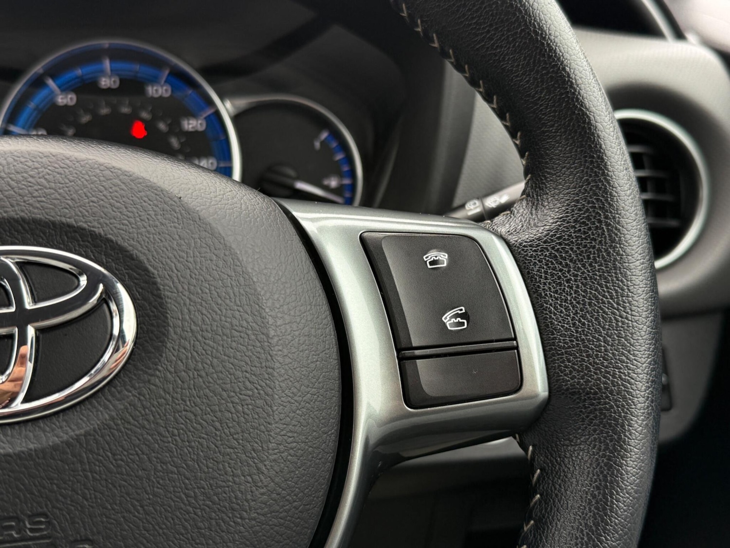 Used Toyota Yaris 2015 for sale - 78006598: Photo 31