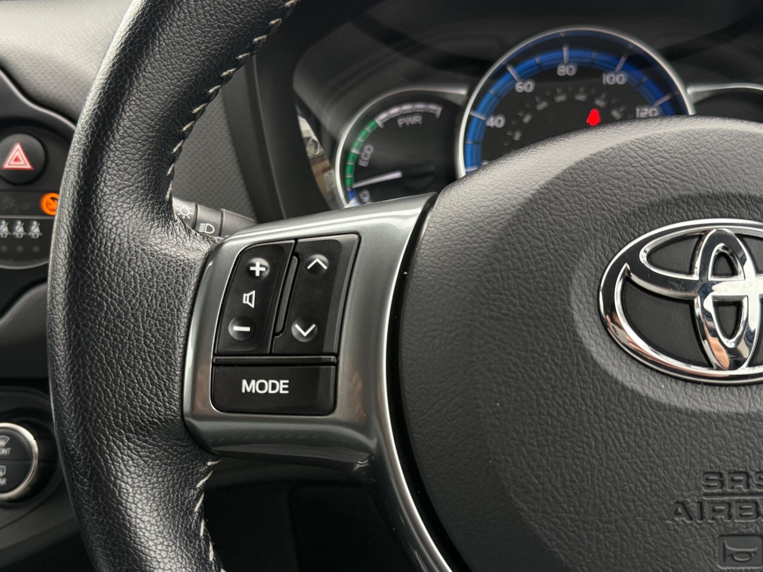 Used Toyota Yaris 2015 for sale - 78006598: Photo 32