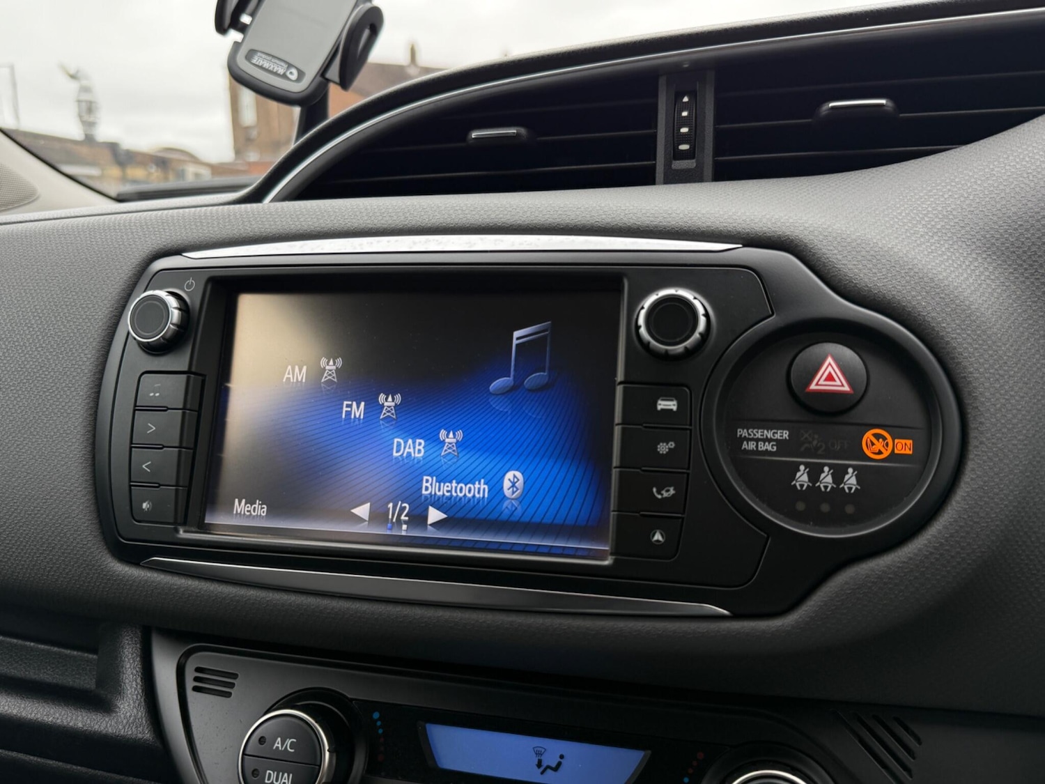 Used Toyota Yaris 2015 for sale - 78006598: Photo 38