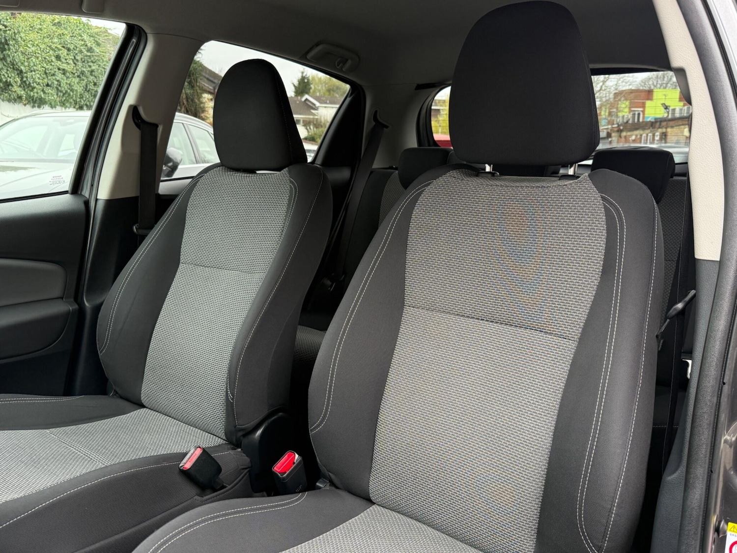 Used Toyota Yaris 2015 for sale - 78006598: Photo 46