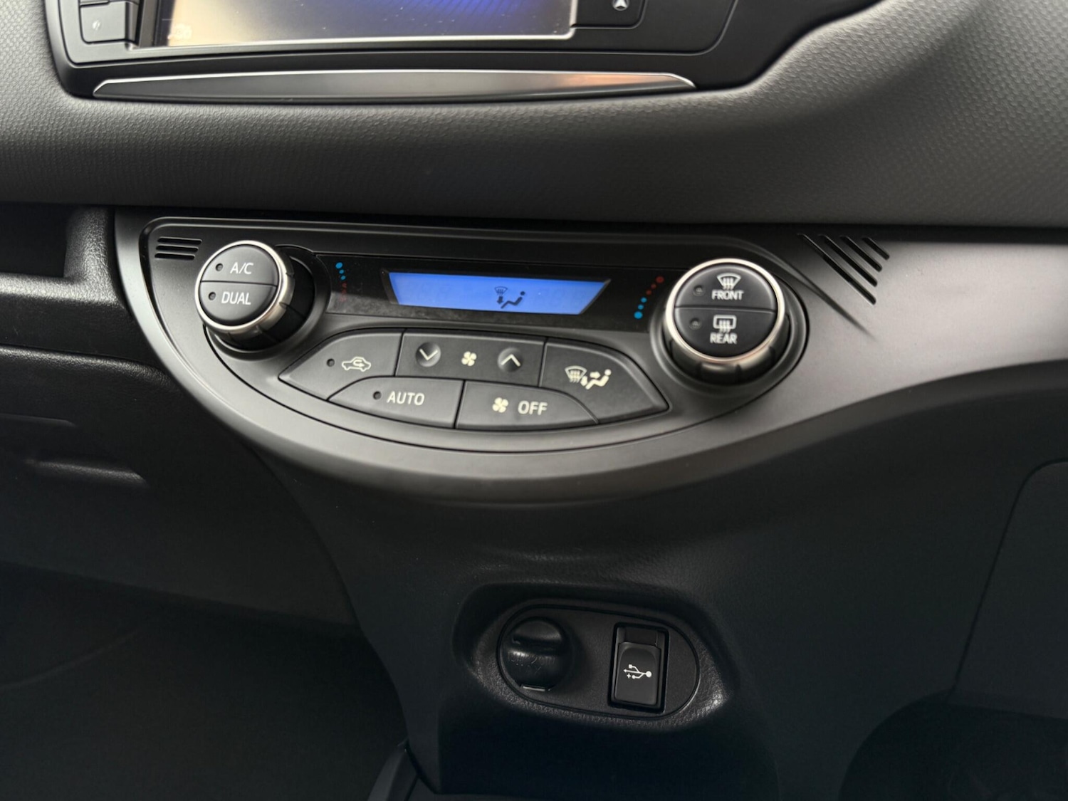 Used Toyota Yaris 2015 for sale - 78006598: Photo 49