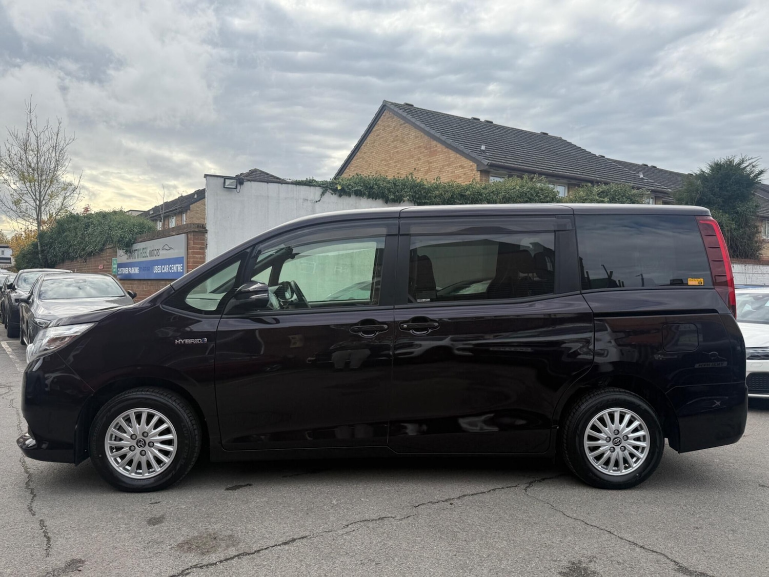 Used Toyota Noah 2025 for sale - 76446647: Photo 11