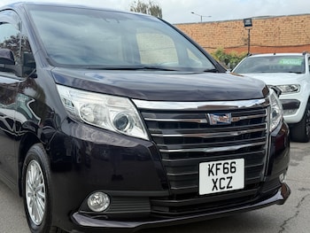 Used Toyota Noah 2016 for sale - 76446647: Photo