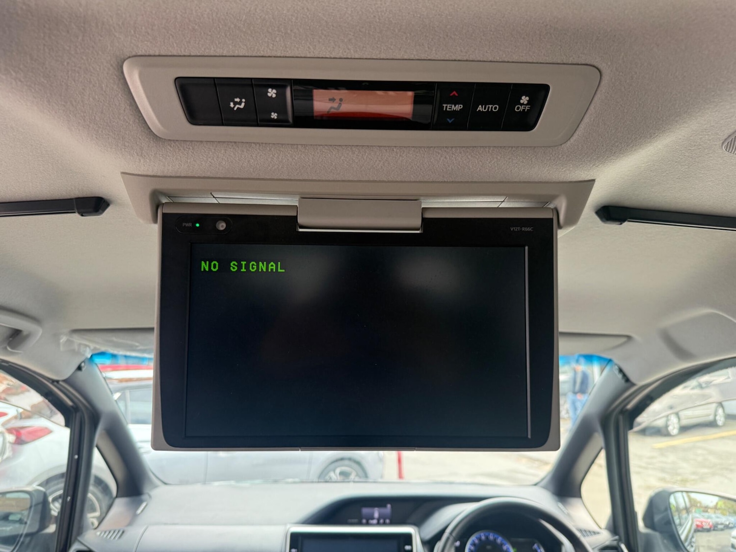 Used Toyota Noah 2025 for sale - 76446647: Photo 40