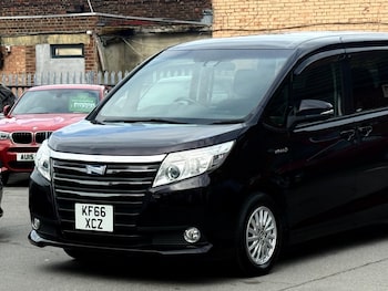 Used Toyota Noah 2016 for sale - 76446647: Photo