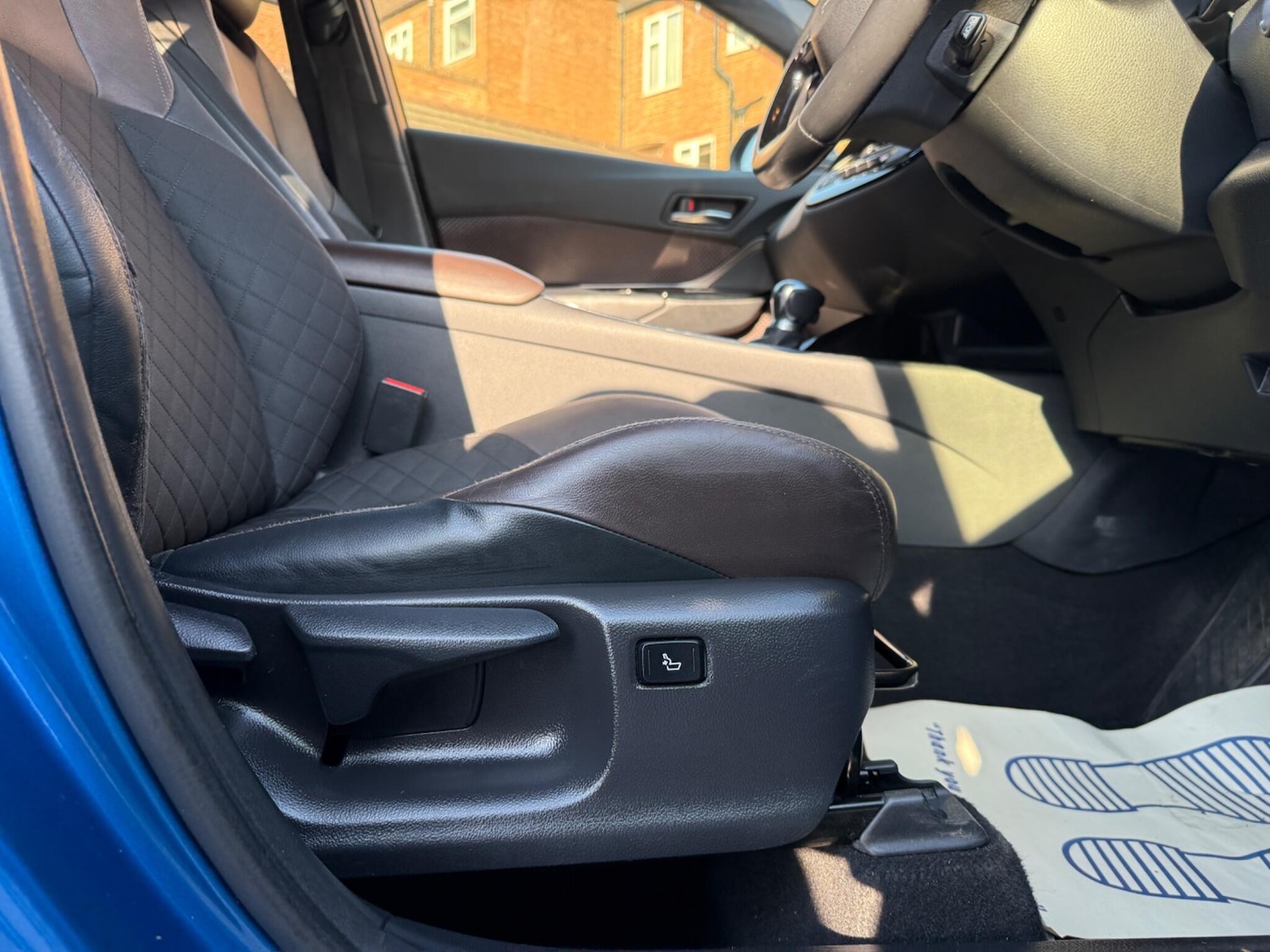 Used Toyota C-HR 2024 for sale - 77977923: Photo 18